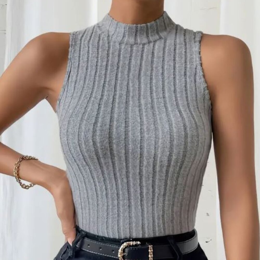 Grey sleeveless top - Medium